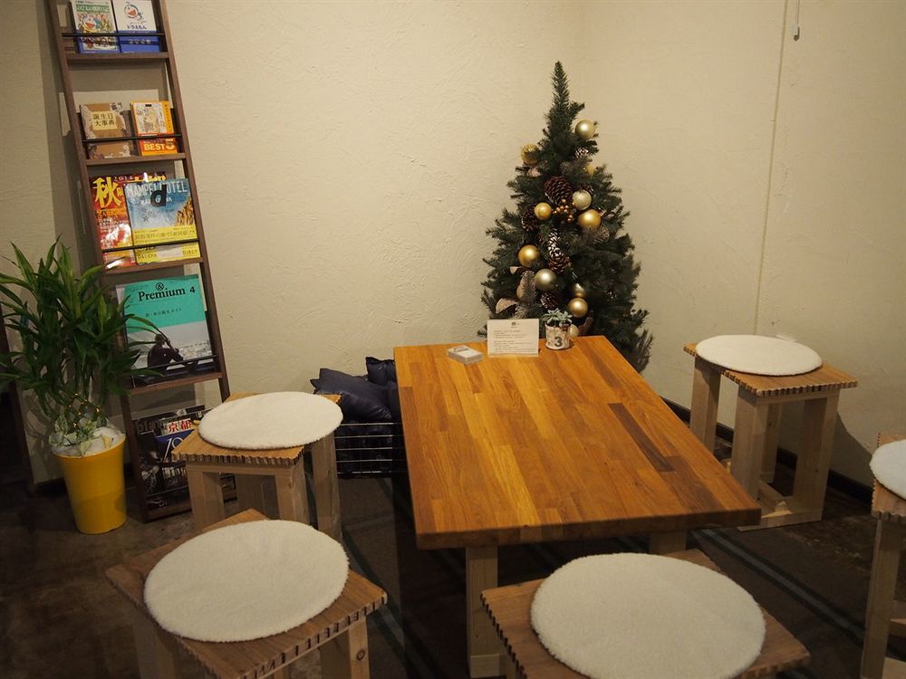 Hostal 328 & Lounge