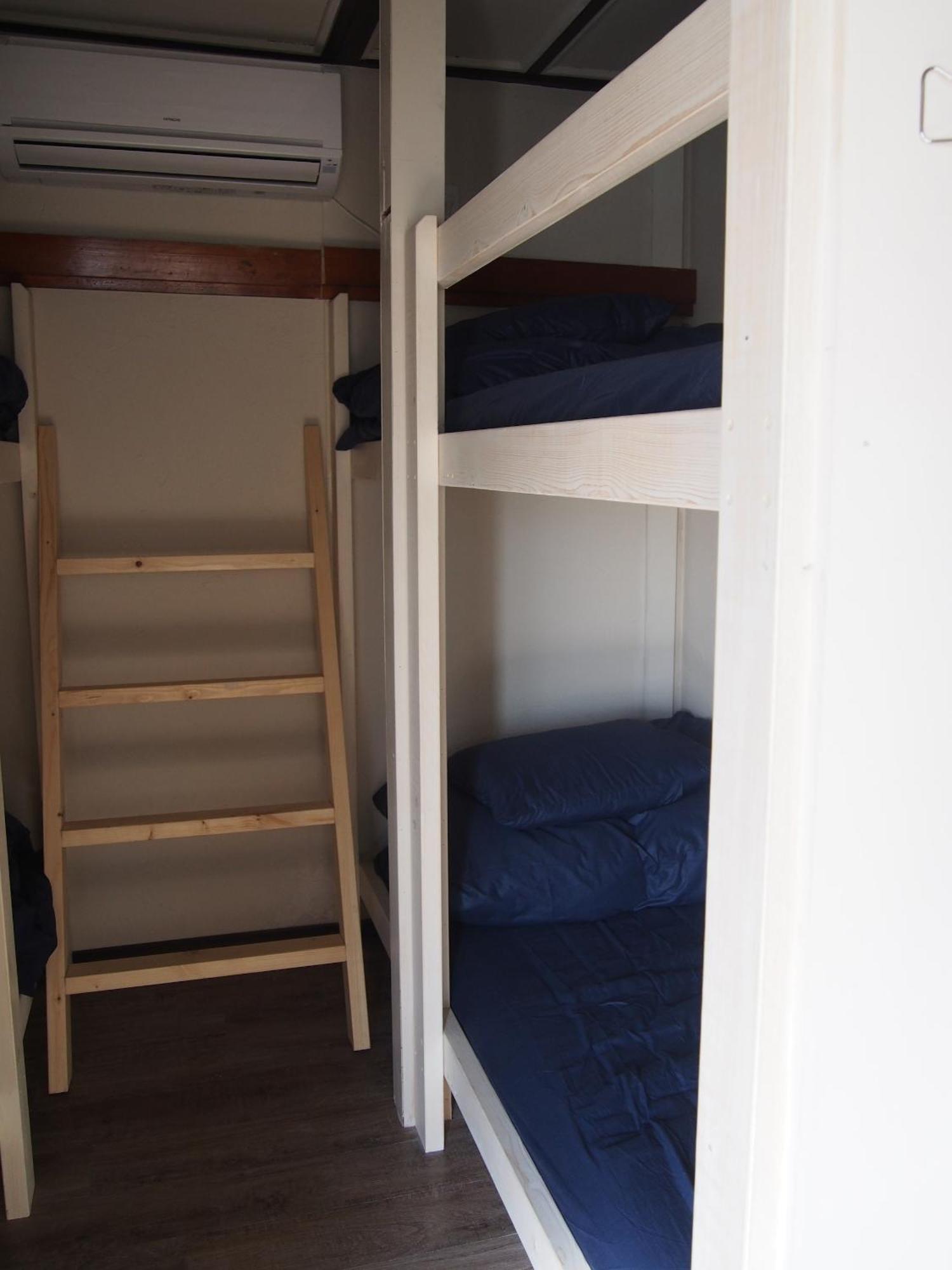 Hostal 328 & Lounge